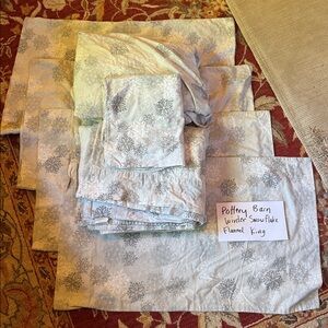 Pottery Barn snowflake winter flannel sheet set King with 5 pillow cases READ!